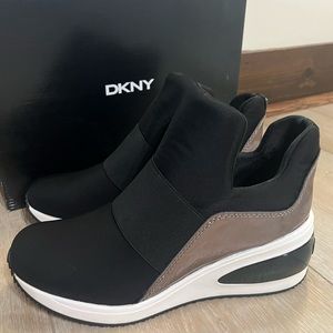 DKNY Women’s Borge Wedge Sneakers 6.5